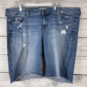 Torrid Boyfriend Bermuda Distressed Denim Shorts Sz 22